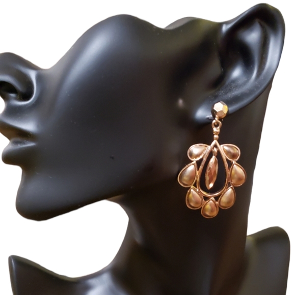 Jewelry - Beautiful Rose Gold Tone Dangle Earrings